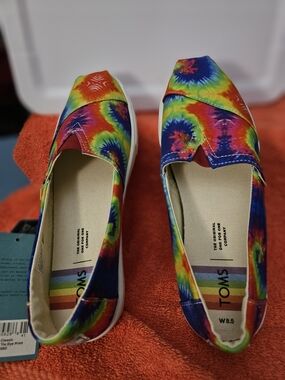 TOMS Women’s Tie-Dye Canvas Slip-Ons - Multi NWOT